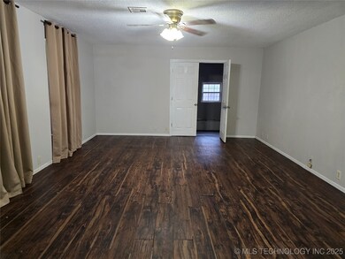 309 Hillcrest St, Pawnee, OK 74058 - photo 7