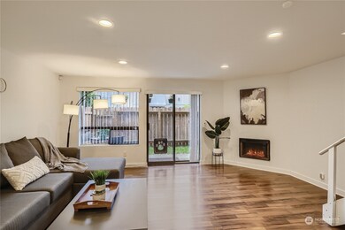 13700 37th Ave S unit D-48, Tukwila, WA 98168 - photo 3