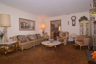 402 Central Ave, Johnston, RI 02919 - photo 4