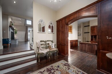 70-web-or-mls-8-6-24 2518 SW 43rd Ct Red