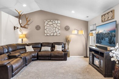 3577 SW Pumice Place, Redmond, OR 97756 - photo 7