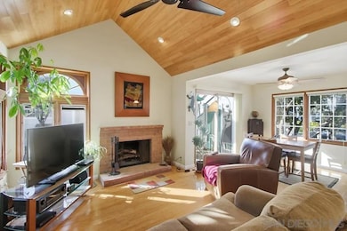 1059 Agate St unit A, San Diego, CA 92109 - photo 2