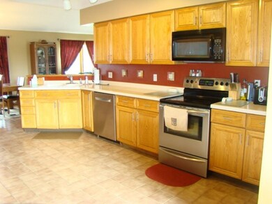 1411 Grove Ave, Wisconsin Rapids, WI 54494 - photo 3