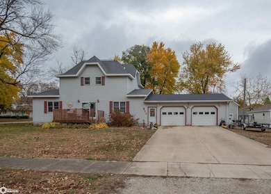 311 2nd St S, Wesley, IA 50483 - photo 2