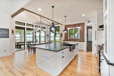 8250 Peninsula Ln, Sherrills Ford, NC 28673 - photo 6