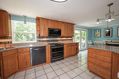 5 Four Seasons Ln, MerriMacK, NH 03054 - photo 3