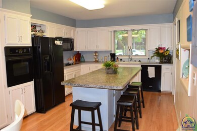 2701 SW Boswell Ave, Topeka, KS 66611 - photo 2