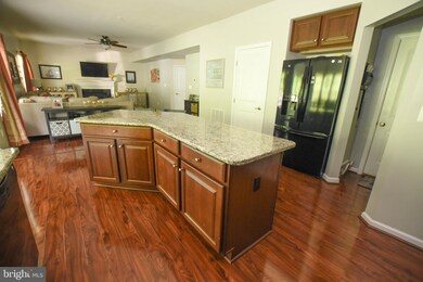 3002 Sweeney Dr, Manchester, MD 21102 - photo 5