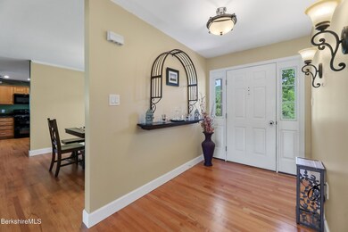 60 Foyer