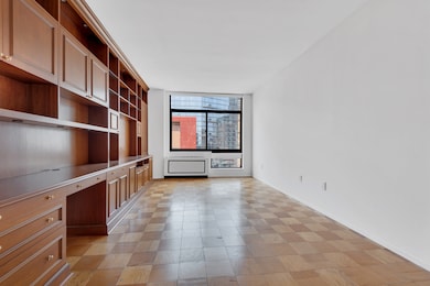 303 E 43rd St unit 25B, New York, NY 10017 - photo 6