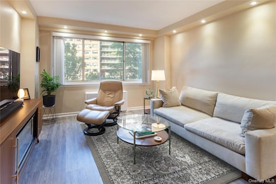 River Terrace Apartments unit 2G, Bronx, NY 10463 - photo 2