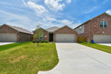 10914 Hillside Creek Dr, Humble, TX 77396 - photo 2