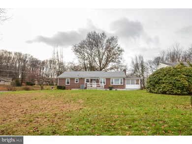 2767 Oakland Ave, Slatington, PA 18080 - photo 3