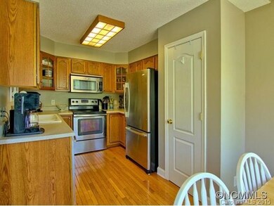 135 Lakeview Acres Dr, Asheville, NC 28806 - photo 6