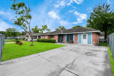 1507 Rainy River Dr, Houston, TX 77088 - photo 4