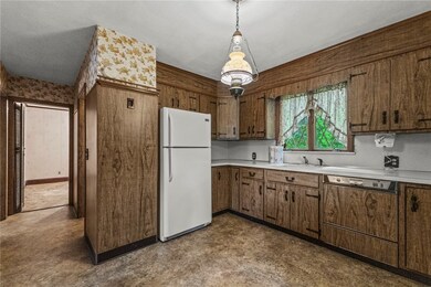 1402 S Broadway, East Providence, RI 02914 - photo 4