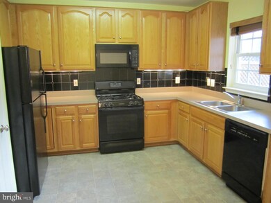 9070 Two Bays Rd, Lorton, VA 22079 - photo 2