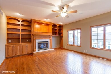 814 S Ridge Dr, Cedar Falls, IA 50613 - photo 3