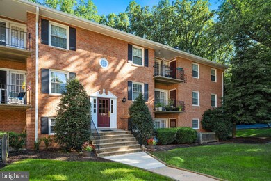3790 Lyndhurst Dr unit 303, Fairfax, VA 22031 - photo 3