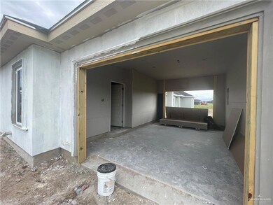 805 Lark Cir, Alamo, TX 78516 - photo 6