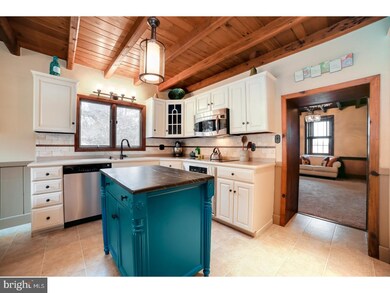 310 W Neversink Rd, Reading, PA 19606 - photo 5