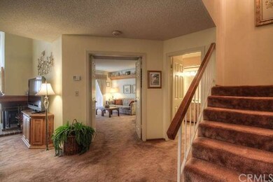 ENTRY LEADS TO FOMAL LIVING ROOM, DININGROOM  & FA