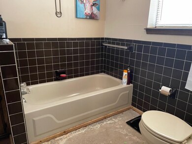 2528 E Osage Rd, Marlow, OK 73055 - photo 7