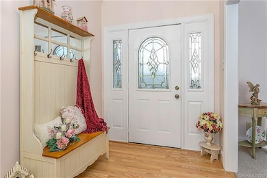 Beautiful Foyer/Entry