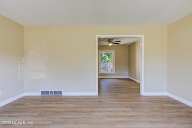 8201 Huntsman Trail, Louisville, KY 40291 - photo 4