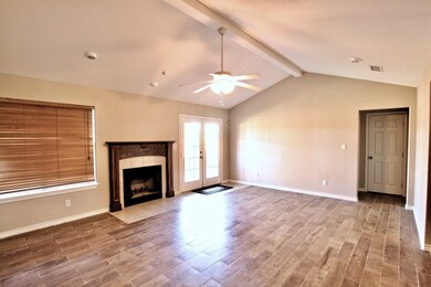 2321 Hedgerose Ln, Bay City, TX 77414 - photo 6