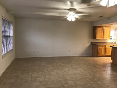 16450 Hibiscus Ln, Friendswood, TX 77546 - photo 7