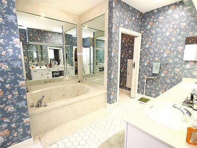 Master Bath/Spa.
