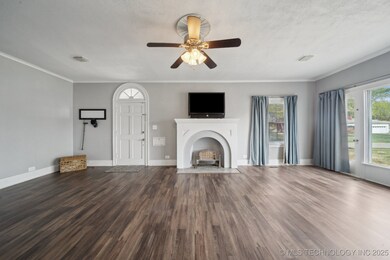 1225 S Delaware Ave, Okmulgee, OK 74447 - photo 6