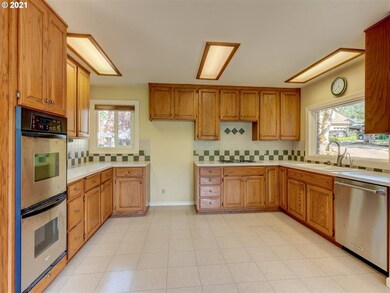 2420 Laurel Hill Dr, Eugene, OR 97403 - photo 7