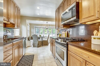 3610 Sandy Ct, Kensington, MD 20895 - photo 4