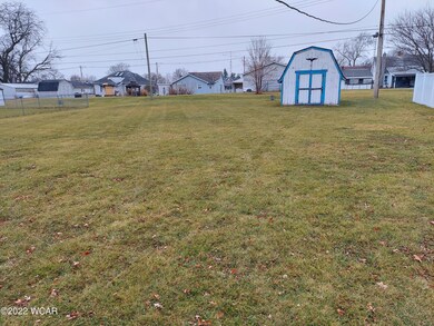 807 N Blackhoof St, Wapakoneta, OH 45895 - photo 3