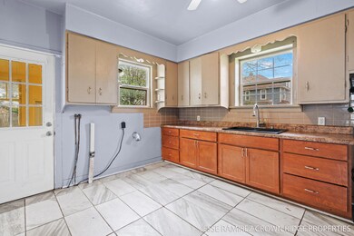8-web-or-mls-A7408696