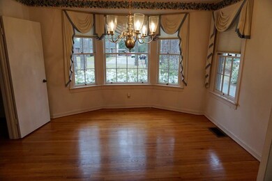 The dining room...