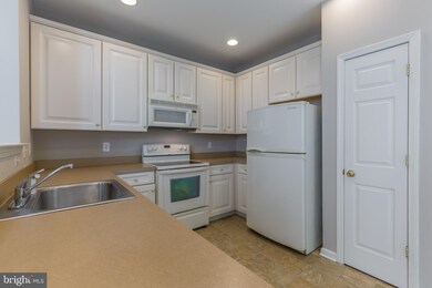 194 Chancellor Dr, Woodbury, NJ 08096 - photo 4