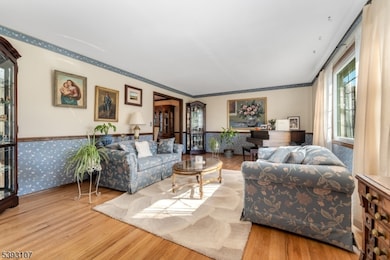 126 Carriage Hill Way, Branchburg, NJ 08853 - photo 4