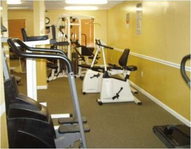 Kendall Lakes Towers unit 401, Miami, FL 33193 - photo 2