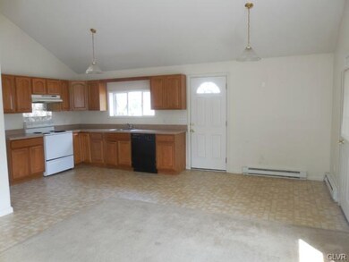 6208 Oak Ln, Kunkletown, PA 18058 - photo 5