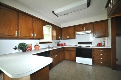 Big Kitchen with ample cabinets!