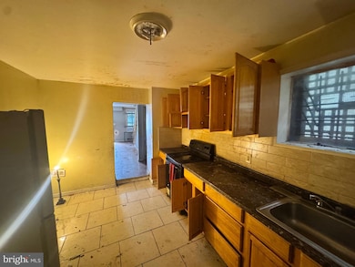 1717 W Baltimore St, Baltimore, MD 21223 - photo 4