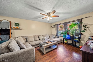 7435 Glenwood Rd, Conneaut, OH 44030 - photo 5