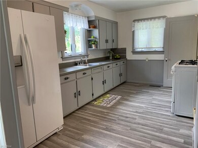 Eat-in Kitchen