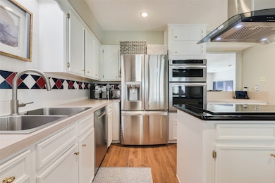 15115 Rose Valley Dr, Houston, TX 77070 - photo 3