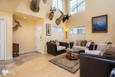 Front Living Room 9573-SMALL