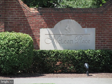 7755 Legere Ct unit 45, McLean, VA 22102 - photo 3