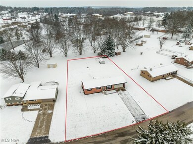 4696 Hurless Dr SW, Canton, OH 44706 - photo 3